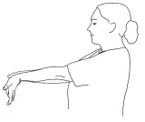 Kvinne, sidevisning, arm utstrakt, håndleddet bøyd nedover.